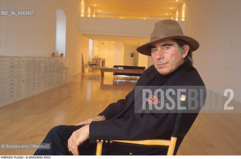 Caption: Nome: .PLESSI FABRIZIO.Descrizione: .ARTE VIDEO CAPPELLO  STUDIO.Credit: ©Graziano Arici/Rosebud2 / Costo: .A.Nazione: .ITALIA.Cittˆ: ..Data: .1995