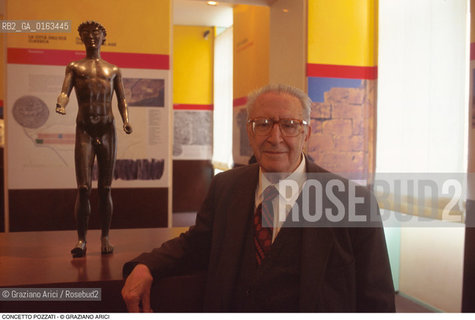 Caption: Nome: .PUGLIESE CARATELLI GIOVANNI.Descrizione: .STORICO DELLARTE GRECA A PALAZZO GRASSI.Credit: ©Graziano Arici/Rosebud2 / Costo: .A.Nazione: .ITALIA.Cittˆ: ..Data: .1996