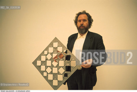 Caption: Nome: .SALVADORI REMO.Descrizione: .ARTE  DOKUMENTA.Credit: ©Graziano Arici/Rosebud2 / Costo: .A.Nazione: .ITALIA.Cittˆ: .KASSEL.Data: .1993