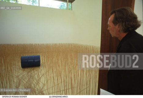 Nome:.SIGNER ROMAN.Descrizione:.XLVIII ESPOSIZIONE INTERNAZIONALE DARTE LA BIENNALE DI VENEZIA / OPERA DI ROMAN SIGNER .XLVIII NTERNATIONAL ART EXHIBITION  LA BIENNALE DI VENEZIA  /  WORK OF  ROMAN SIGNER .Credit:.Graziano Arici/Rosebud2/.Costo:.A.Nazione:.SVIZZERA.SWISS.Cittˆ:.VENEZIA.VENICE.Data:.GIUGNO 1999