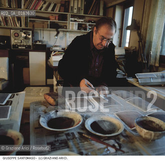 Nome: .SANTOMASO GIUSEPPE.Descrizione: .ARTE PITTORE NEL SUO STUDIO.Credit: ©Graziano Arici/Rosebud2 / Costo: .A.Nazione: .ITALIA.Cittˆ: .VENEZIA.Data: .1982.