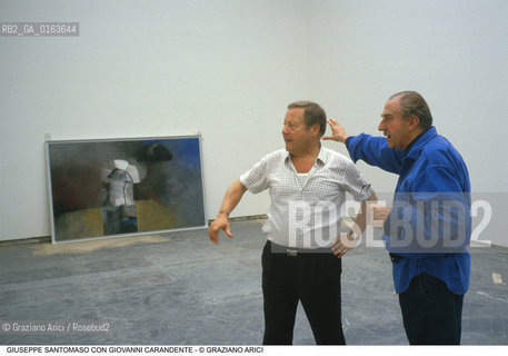 Nome: .SANTOMASO GIUSEPPE.Descrizione: .ARTE BIENNALE PITTORE CON GIOVANNI CARANDENTE.Credit: ©Graziano Arici/Rosebud2 / Costo: .A.Nazione: .ITALIA.Cittˆ: .VENEZIA.Data: .1988.
