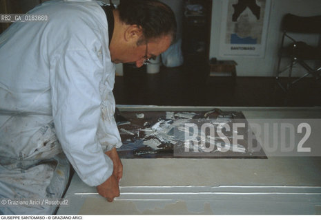 Caption: Nome: .SANTOMASO GIUSEPPE.Descrizione: .ARTE PITTORE NEL SUO STUDIO.Credit: ©Graziano Arici/Rosebud2 / Costo: .A.Nazione: .ITALIA.Cittˆ: ..Data: .1982