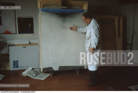 Caption: Nome: .SANTOMASO GIUSEPPE.Descrizione: .ARTE PITTORE NEL SUO STUDIO.Credit: ©Graziano Arici/Rosebud2 / Costo: .A.Nazione: .ITALIA.Cittˆ: ..Data: .1982