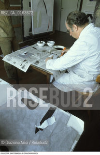 Caption: Nome: .SANTOMASO GIUSEPPE.Descrizione: .ARTE PITTORE NEL SUO STUDIO.Credit: ©Graziano Arici/Rosebud2 / Costo: .A.Nazione: .ITALIA.Cittˆ: ..Data: .1982