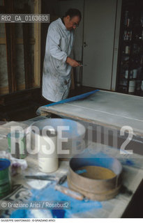 Caption: Nome: .SANTOMASO GIUSEPPE.Descrizione: .ARTE PITTORE NEL SUO STUDIO.Credit: ©Graziano Arici/Rosebud2 / Costo: .A.Nazione: .ITALIA.Cittˆ: ..Data: .1982