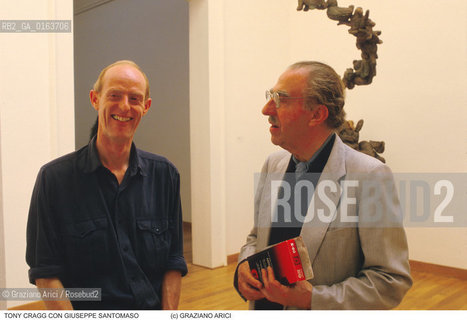 Nome: .SANTOMASO GIUSEPPE.Descrizione: .ARTE PITTORE ALLA BIENNALE / CON TONY CRAGG.Credit: ©Graziano Arici/Rosebud2 / Costo: .A.Nazione: .ITALIA.Cittˆ: .VENEZIA.Data: .1988.