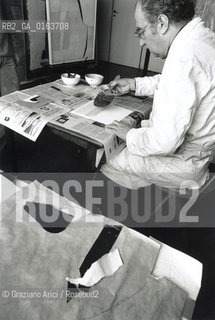 Caption: Nome: .SANTOMASO GIUSEPPE.Descrizione: .ARTE PITTORE NEL SUO STUDIO.Credit: ©Graziano Arici/Rosebud2 / Costo: .A.Nazione: .ITALIA.Cittˆ: ..Data: .1982