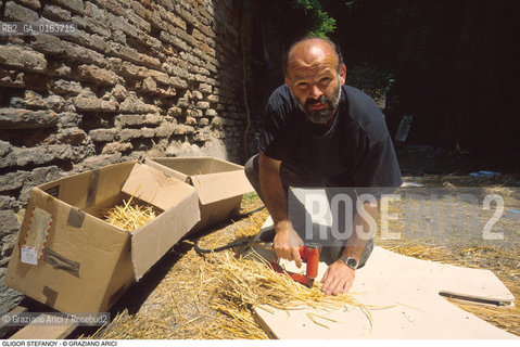 Caption: Nome: .STEFANOY GLIGOR.Descrizione: .ARTE.Credit: ©Graziano Arici/Rosebud2 / Costo: .A.Nazione: .BOSNIA.Cittˆ: ..Data: .1993