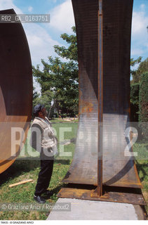 Caption: Nome: .TAKIS.Descrizione: .ARTE SCULTORE BIENNALE.Credit: ©Graziano Arici/Rosebud2 / Costo: .A.Nazione: .GRECIA.Cittˆ: ..Data: .1995