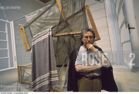 Caption: Nome: .TAPIES  ANTONI.Descrizione: .ARTE BIENNALE / LETTO.Credit: ©Graziano Arici/Rosebud2 / Costo: .A.Nazione: .SPAGNA.Cittˆ: ..Data: .1993