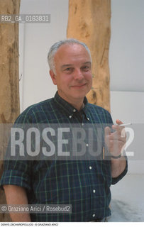 Caption: Nome:.ZACHAROPOULOS DENYS  .Descrizione:.XLVIII ESPOSIZIONE INTERNAZIONALE DARTE LA BIENNALE DI VENEZIA / CRITICO DARTE .XLVIII NTERNATIONAL ART EXHIBITION  LA BIENNALE DI VENEZIA  /  ART CRITIC  .Credit:.Graziano Arici/Rosebud2/.Costo:.A.Nazione:.GRECIA.GREECE.Cittˆ:..Data:.GIUGNO 1999