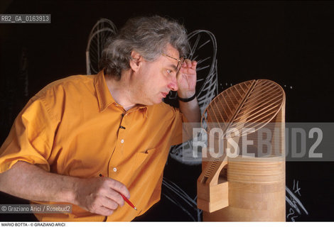 Caption: Nome: .BOTTA MARIO .Descrizione: .ARCHITETTURA ARCHITETTO/CON PLASTICO.Credit: ©Graziano Arici/Rosebud2 / Costo: .A.Nazione: .SVIZZERA.Cittˆ: ..Data: .1996