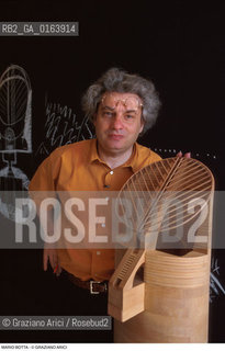 Caption: Nome: .BOTTA MARIO .Descrizione: .ARCHITETTURA ARCHITETTO/CON PLASTICO.Credit: ©Graziano Arici/Rosebud2 / Costo: .A.Nazione: .SVIZZERA.Cittˆ: ..Data: .1996