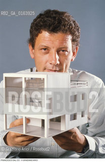 Caption: Nome: .DAL CO FRANCESCO.Descrizione: .ARCHITETTO STORICO DELLARCHITETTURA SAGGISTA/CON PLASTICO.Credit: ©Graziano Arici/Rosebud2 / Costo: .A.Nazione: .ITALIA.Cittˆ: ..Data: .1990