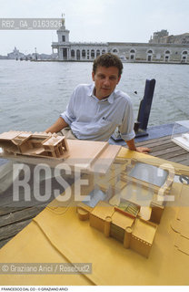 Caption: Nome: .DAL CO FRANCESCO.Descrizione: .ARCHITETTO STORICO DELLARCHITETTURA SAGGISTA/CON PLASTICI A VENEZIA.Credit: ©Graziano Arici/Rosebud2 / Costo: .A.Nazione: .ITALIA.Cittˆ: ..Data: .1990