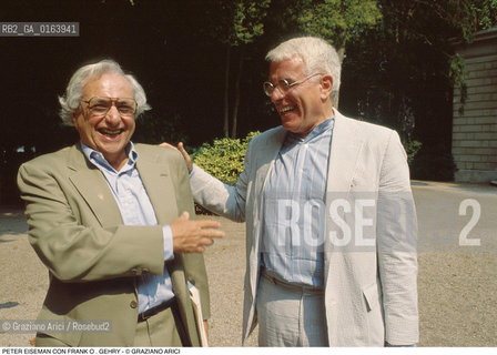 Caption: Nome: .PETER EISEMAN.Descrizione: .ARCHITETTURA ARCHITETTO/CON FRANK O. GEHRY.Credit: ©Graziano Arici/Rosebud2 / Costo: .A.Nazione: .USA.Cittˆ: ..Data: .1992
