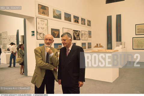 Caption: Nome: .GREGOTTI VITTORIO.Descrizione: .ARCHITETTO/CON ALDO ROSSI ALLA BIENNALE ARCHITETTURA.Credit: ©Graziano Arici/Rosebud2 / Costo: .A.Nazione: .ITALIA.Cittˆ: ..Data: .1992