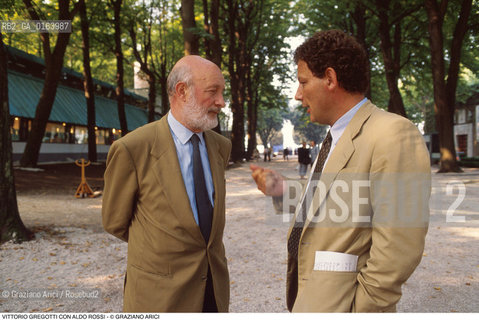 Caption: Nome: .GREGOTTI VITTORIO.Descrizione: .ARCHITETTO/CON LO STORICO FRANCESCO DAL CO ALLA BIENNALE ARCHITETTURA.Credit: ©Graziano Arici/Rosebud2 / Costo: .A.Nazione: .ITALIA.Cittˆ: ..Data: .1992