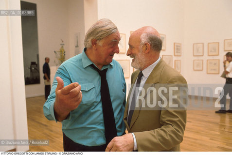 Caption: Nome: .GREGOTTI VITTORIO.Descrizione: .ARCHITETTO/CON JAMES STIRLING ALLA BIENNALE ARCHITETTURA.Credit: ©Graziano Arici/Rosebud2 / Costo: .A.Nazione: .ITALIA.Cittˆ: ..Data: .1992
