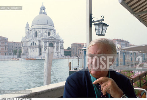 Caption: Nome: .STIRLING JAMES.Descrizione: .ARCHITETTURA ARCHITETTO/SULLO SFONDO LA BASILICA DELLA SALUTE A VENEZIA.Credit: ©Graziano Arici/Rosebud2 / Costo: .A.Nazione: .GRAN BRETAGNA.Cittˆ: ..Data: .1992