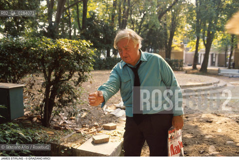 Caption: Nome: .STIRLING JAMES.Descrizione: .ARCHITETTO / ALLA BIENNALE ARCHITETTURA.Credit: ©Graziano Arici/Rosebud2 / Costo: .A.Nazione: .GRAN BRETAGNA.Cittˆ: ..Data: .1992