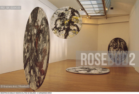 Caption: Nome: .VEDOVA EMILIO.Descrizione: .ARTE PITTORE /MOSTRA DI EMILIO VEDOVA AL PAC (PADIGLIIONE DI ATRE CONTEMPORANEA)  DI MILANO.Credit: ©Graziano Arici/Rosebud2 / Costo: .A.Nazione: .ITALIA.Cittˆ: .MILANO.Data: .1991