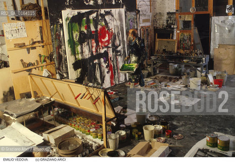 Nome: .VEDOVA EMILIO.Descrizione: .ARTE PITTORE NEL SUO STUDIO.Credit: ©Graziano Arici/Rosebud2 / Costo: .A.Nazione: .ITALIA.Cittˆ: .VENEZIA.Data: .1987.