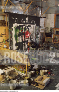 Caption: Nome: .VEDOVA EMILIO.Descrizione: .ARTE PITTORE NEL SUO STUDIO.Credit: ©Graziano Arici/Rosebud2 / Costo: .A.Nazione: .ITALIA.Cittˆ: ..Data: .1987