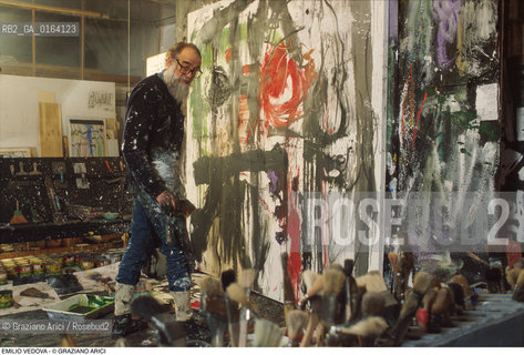 Caption: Nome: .VEDOVA EMILIO.Descrizione: .ARTE PITTORE NEL SUO STUDIO.Credit: ©Graziano Arici/Rosebud2 / Costo: .A.Nazione: .ITALIA.Cittˆ: ..Data: .1987
