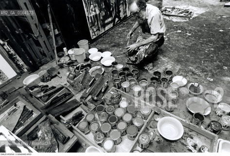 Caption: Nome: .VEDOVA EMILIO.Descrizione: .ARTE PITTORE NEL SUO STUDIO.Credit: ©Graziano Arici/Rosebud2 / Costo: .A.Nazione: .ITALIA.Cittˆ: ..Data: .1987