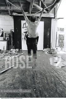 Caption: Nome: .VEDOVA EMILIO.Descrizione: .ARTE PITTORE NEL SUO STUDIO.Credit: ©Graziano Arici/Rosebud2 / Costo: .A.Nazione: .ITALIA.Cittˆ: ..Data: .1987