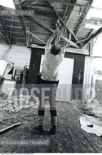 Caption: Nome: .VEDOVA EMILIO.Descrizione: .ARTE PITTORE NEL SUO STUDIO.Credit: ©Graziano Arici/Rosebud2 / Costo: .A.Nazione: .ITALIA.Cittˆ: ..Data: .1987