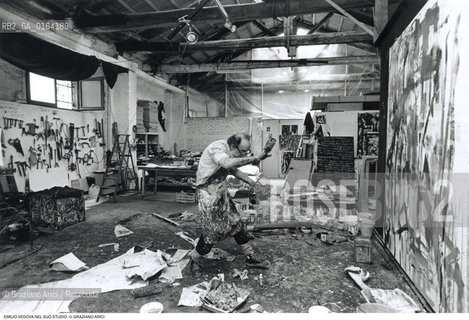 Caption: Nome: .VEDOVA EMILIO.Descrizione: .ARTE PITTORE NEL SUO STUDIO.Credit: ©Graziano Arici/Rosebud2 / Costo: .A.Nazione: .ITALIA.Cittˆ: ..Data: .1987
