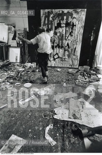 Caption: Nome: .VEDOVA EMILIO.Descrizione: .ARTE PITTORE NEL SUO STUDIO.Credit: ©Graziano Arici/Rosebud2 / Costo: .A.Nazione: .ITALIA.Cittˆ: ..Data: .1987