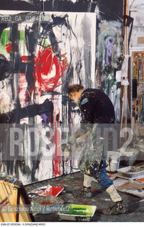 Nome: .VEDOVA EMILIO.Descrizione: .ARTE PITTORE NEL SUO STUDIO.Credit: ©Graziano Arici/Rosebud2 / Costo: .A.Nazione: .ITALIA.Cittˆ: ..Data: .1987.