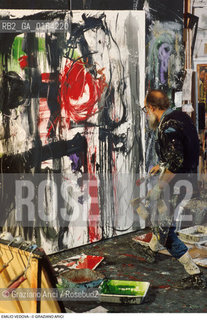 Nome: .VEDOVA EMILIO.Descrizione: .ARTE PITTORE NEL SUO STUDIO.Credit: ©Graziano Arici/Rosebud2 / Costo: .A.Nazione: .ITALIA.Cittˆ: ..Data: .1987.