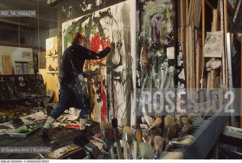 Caption: Nome: .VEDOVA EMILIO.Descrizione: .ARTE PITTORE NEL SUO STUDIO.Credit: ©Graziano Arici/Rosebud2 / Costo: .A.Nazione: .ITALIA.Cittˆ: ..Data: .1987