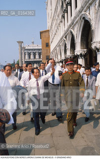 Caption: Nome:.HU YAOBANG.Descrizione:.POLITICO PRESIDENTE DEL PARTITO COMUNISTA CINESE (1981-82) SEGRETARIO GENERALE (1981-87) / CON IL SINDACO DI VENEZIA NEREO LARONI ED IL MINISTRO DEGLI ESTERI GIANNI DE MICHELIS A VENEZIA.POLITICAL PRESIDENT OF CHINESE COMUNIST PARTY (1981-82) SECRETARY GENERAL /  WITH  NEREO LARONI MAYOR OF VENICE AND GIANNI DE MICHELIS FOREIGN SECRETARY IN VENICE.Credit:.G. ARICI/.Costo:.A.Nazione:.CINA.CHINA.Cittˆ:..Data:.1988