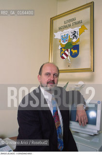 Caption: Nome: .JELINCIC ZMAGO.Descrizione: .PRESIDENTE DEL SNS PARTITO NAZIONALE SLOVENO ESTREMA DESTRA / CON LO STEMMA DEL PARTITO.Credit: ©Graziano Arici/Rosebud2 / Costo: .A.Nazione: .ITALIA.ITALY.Cittˆ: ..Data: .1997