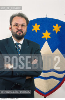 Caption: Nome: .KACIN JELKO.Descrizione: .POLITICO MINISTRO DELLA DIFESA DELLA REPUBBLICA SLOVENA / STEMMA DELLA SLOVENIA.Credit: ©Graziano Arici/Rosebud2 / Costo: .A.Nazione: .SLOVENIA.Cittˆ: .LUBIANA.Data: .1995
