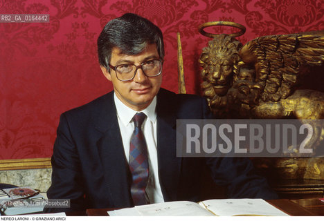 Caption: Nome: .LARONI NEREO.Descrizione: .POLITICO SINDACO DI VENEZIA / STATUETTA DEL LEONE DI SAN MARCO.Credit: ©Graziano Arici/Rosebud2 / Costo: .A.Nazione: .ITALIA.Cittˆ: ..Data: .1988