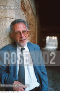 Caption: Nome:.LUZZATTO AMOS.Descrizione:.PRESIDENTE COMUNITA EBRAICA ITALIANA / GHETTO VENEZIA.PRESIDENT OF ITALIAN JEWISH COMUNITY  / GHETTO VENICE.Credit:.Graziano Arici/Rosebud2/.Costo:.A.Nazione:.ITALIA.ITALY.Cittˆ:..Data:.1996