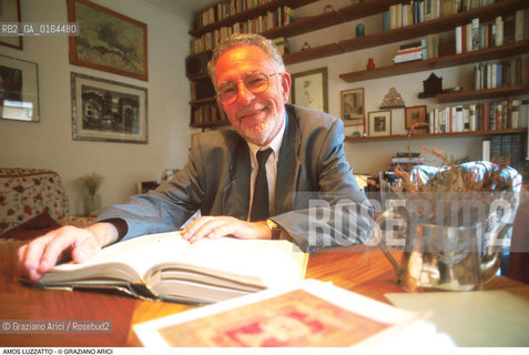 Caption: Nome:.LUZZATTO AMOS.Descrizione:.PRESIDENTE COMUNITA EBRAICA ITALIANA .PRESIDENT OF ITALIAN JEWISH COMUNITY .Credit:.Graziano Arici/Rosebud2/.Costo:.A.Nazione:.ITALIA.ITALY.Cittˆ:..Data:.1996