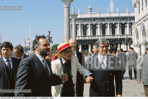Caption: Nome: .MARIA JOSE DI SAVOIA.Descrizione: .EX REGINA DITALIA MOGLIE DI UMBERTO I DI SAVOIA / CON IL SINDACO DI VENEZIA NEREO LARONI IN PIAZZA SAN MARCO / CON CAPPELLO DA GONDOLIERE.EX QUEEN OF ITALY WIFE OF UMBERTO I OF SAVOIA  / WITH  NEREO LARONI MAYOR OF VENICE IN  PIAZZA SAN MARCO.Credit: ©Graziano Arici/Rosebud2 / Costo: .A.Nazione: .BELGIO.BELGIUM.Cittˆ: ..Data: .1987