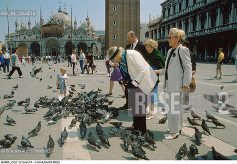Caption: Nome: .MARIA JOSE DI SAVOIA.Descrizione: .EX REGINA DITALIA MOGLIE DI UMBERTO I DI SAVOIA / IN PIAZZA SAN MARCO A VENEZIA / COLOMBI.EX QUEEN OF ITALY WIFE OF UMBERTO I OF SAVOIA / IN  PIAZZA SAN MARCO IN VENICE / PIGEONS.Credit: ©Graziano Arici/Rosebud2 / Costo: .A.Nazione: .BELGIO.BELGIUM.Cittˆ: ..Data: .1987