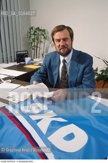 Caption: Nome: .PETERLE LOJZE.Descrizione: .POLITICA POLITICO PRESIDENTE DELLA  SKD (DEMOCRAZIA CRISTIANA SLOVENA) EX MINISTRO DEGLI ESTERI.Credit: ©Graziano Arici/Rosebud2 / Costo: .A.Nazione: .SLOVENIA.Cittˆ: .LUBIANA.Data: .1995