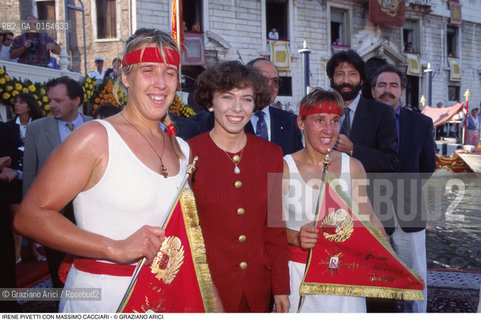 Caption: Nome: .PIVETTI IRENE.Descrizione: .POLITICA POLITICO LEGA NORD PRESIDENTE DELLA CAMERA / ALLA REGATA STORICA DI VENEZIA / SULLO SFONDO MASSIMO CACCIARI.Credit: ©Graziano Arici/Rosebud2 / Costo: .A.Nazione: .ITALIA.Cittˆ: ..Data: .1994