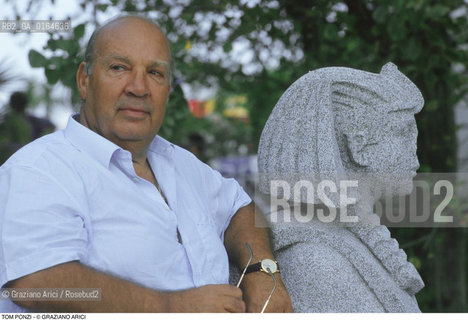 Caption: Nome: .PONZI TOM.Descrizione: .INVESTIGATORE PRIVATO.PRIVATE DECTIVE.Credit: ©Graziano Arici/Rosebud2 / Costo: .A.Nazione: .ITALIA.ITALY.Cittˆ: ..Data: .1995