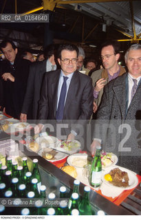 Caption: Nome: .PRODI ROMANO.Descrizione: .ECONOMIA PROFESSORE UNIVERSITARIO POLITICO ULIVO CANDIDATO PRESIDENTE DEL CONSIGLIO / NELLA MENSA DEL PETROLCHIMICO DI MARGHERA.ECONOMY UNIVERSITY PROFESSOR POLITICAL ULIVO PRIME MINISTER CANDITATE / IN THE TABLE OF PETROLCHIMICO IN MARGHERA.Credit: ©Graziano Arici/Rosebud2 / Costo: .A.Nazione: .ITALIA.ITALY.Cittˆ: ..Data: .1996